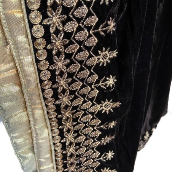 Women’s Velvet Embroidered Shawl/Stole - Picture 4 of 5